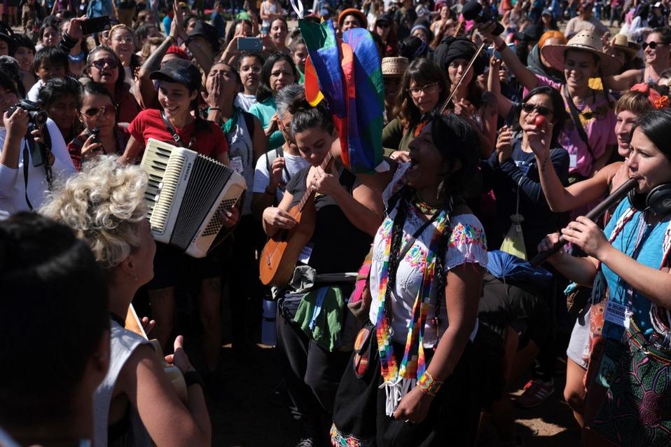 Las mujeres zapatistas pidieron unirse contr la violencia. (AP)