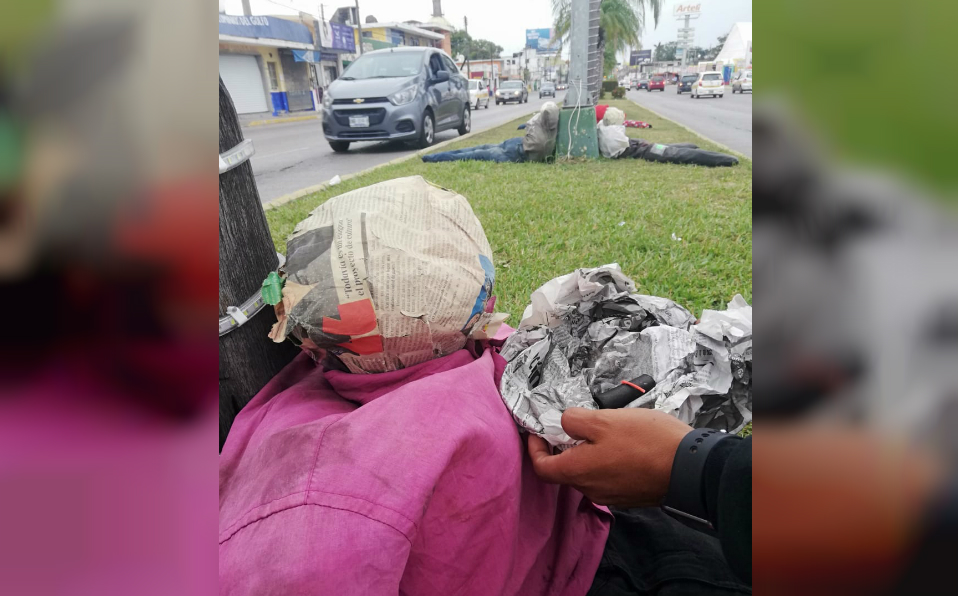 Venta de muñecos año viejo en Ciudad Madero (Foto/MILENIO Digital)