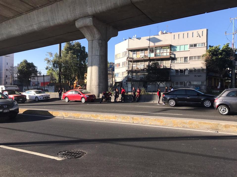 Los conductores chocaron a la altura de la calle 11 de Abril./ César Velázquez