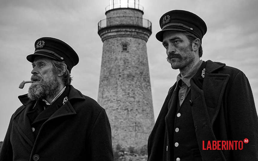 Willem Dafoe y Robert Pattinson protagonizan 'El faro'. (Cortesía: CineCANÍBAL)