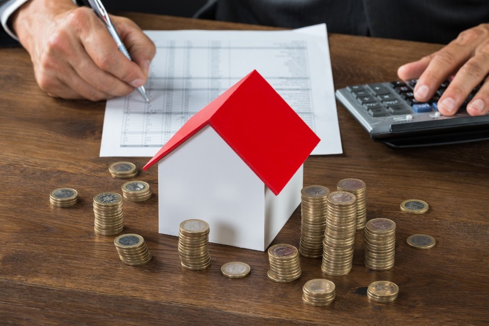 Este fenómeno influye en las inversiones a largo plazo, específicamente en los préstamos inmobiliarios