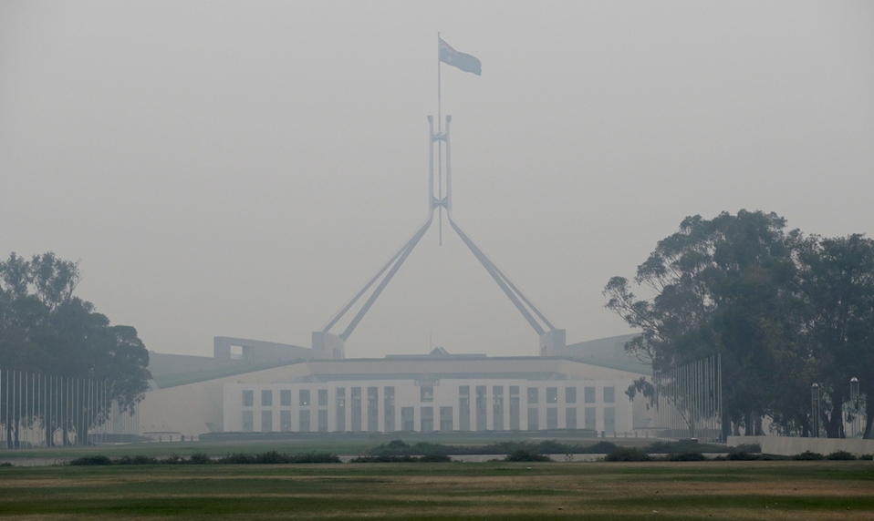 Incendios en Canberra provocan cambio de sede para el torneo internacional de tenis (AP)