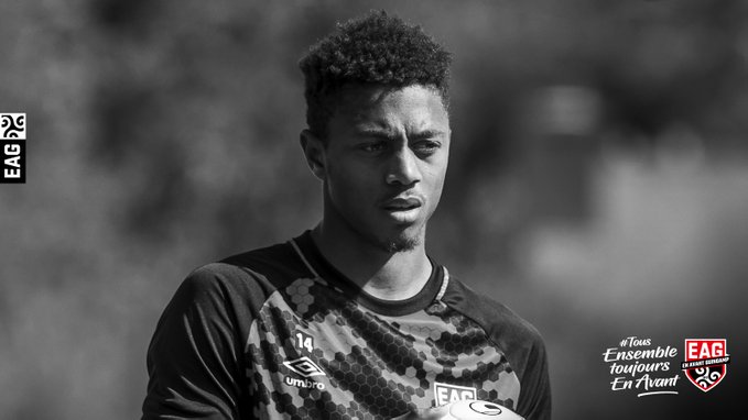 Muere el futbolista Nathaël Julan de 23 años tras accidente automovilístico (Twitter @EAGuingamp)