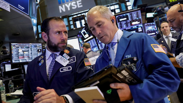 Wall Street pierde tras ataque de EU en Irak
