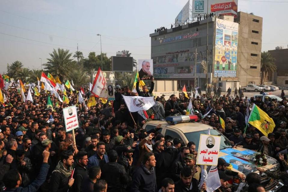 Miles de iraquies asistieron al funeral de Qasim Soleimani en Bagdad. | AFP