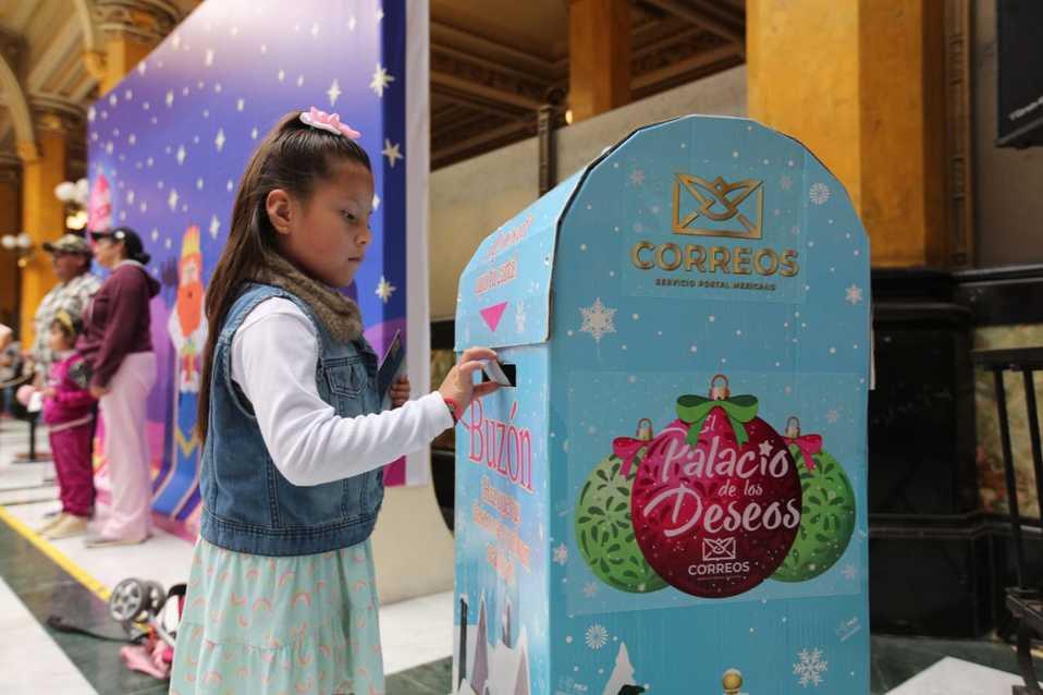Niños envían cartas a los Reyes Magos desde Palacio Postal.  (Omar Franco)