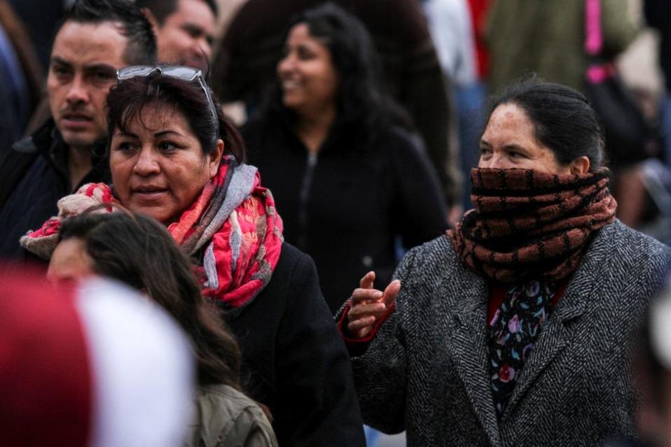 Personas protegiéndose del frío en CdMx. (Cuartoscuro | Archivo )