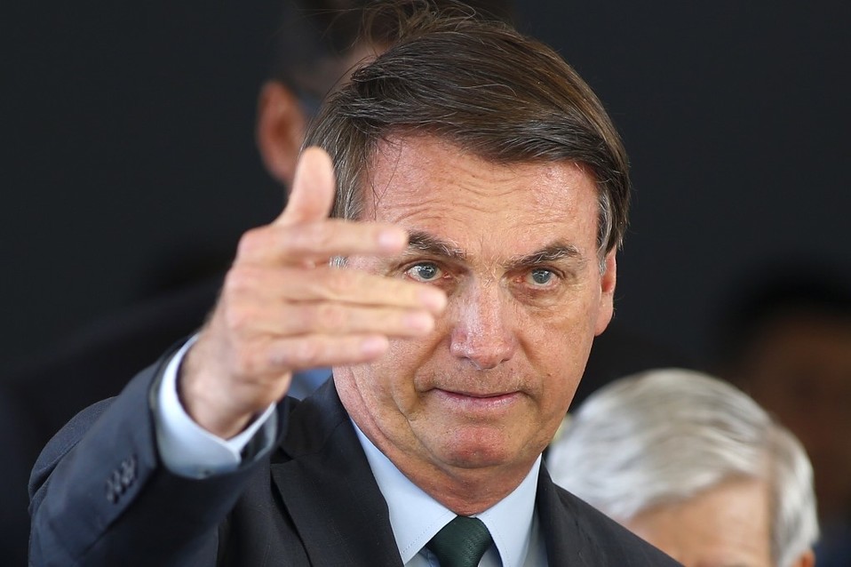 Jair Bolsonaro en reunión con personal del Ministerio de Defensa de Brasil en Brasilia. (AFP)
