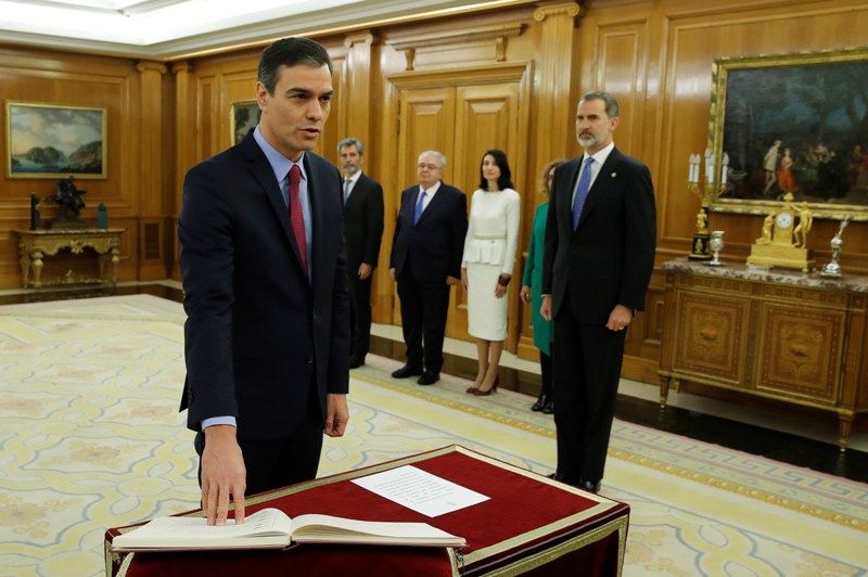Pedro Sánchez  tendrá ahora que formar su gabinete, donde tendrán cabida sus socios de Podemos./ AFP