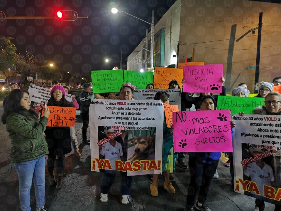 Vecinos protestan en avenida Pantitlán para que vinculen a proceso a hombre por violar un perro | Jorge Becerril
