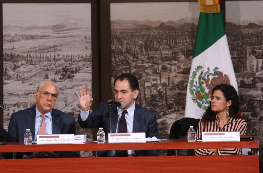 Arturo Herrera, secretario de Hacienda, durante su participación en el diálogo Igualdad de género para el desarrollo incluyente de México. Foto: Octav