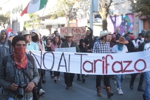 Marcharon por calles del centro de Toluca. (Tania Contreras)