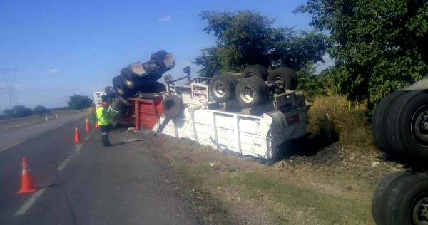 Volcadura en González (Foto/ Sandra Sosa)