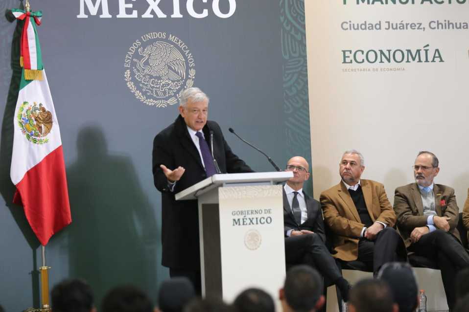 AMLO dijo que lo más importante es que se refuercen valores (Javier Ríos)