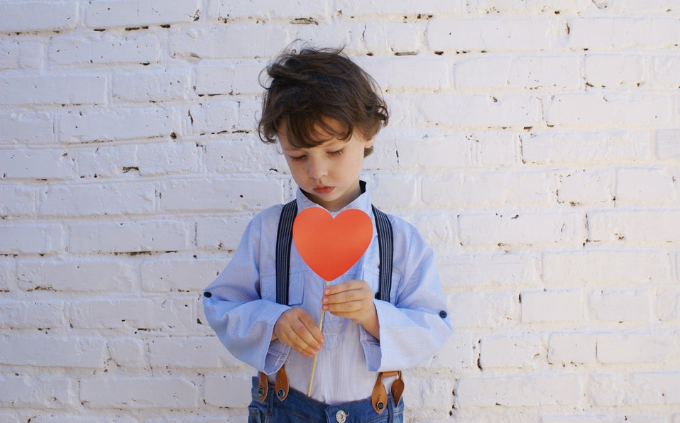 Padres y maestros deben trabajar para brindarle la ayuda necesaria a los niños. (Cortesía Pexels)