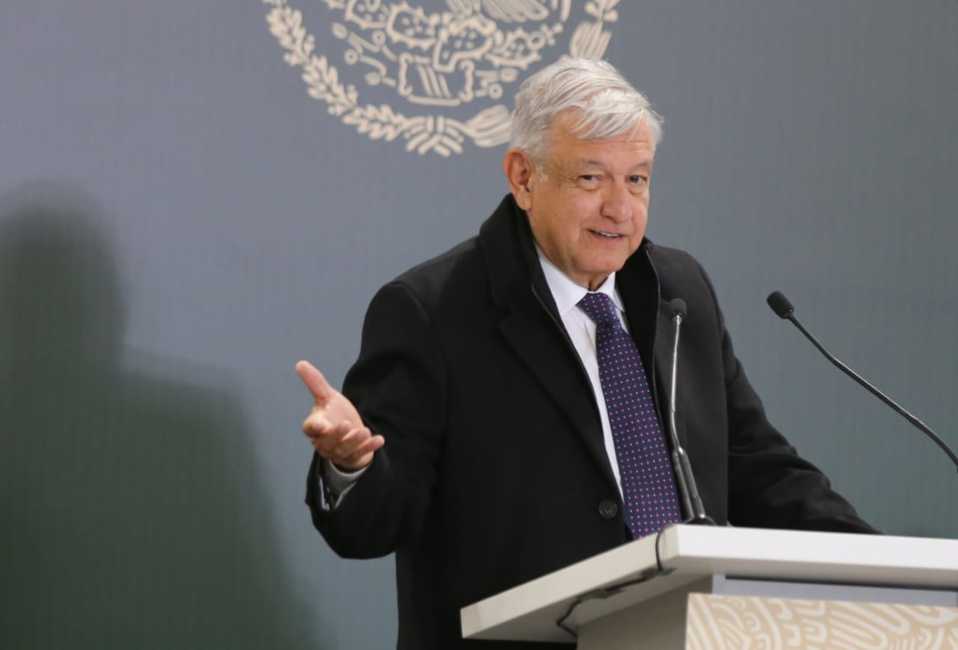 El presidente Andrés Manuel López Obrador en visita a maquiladora en Chihuahua. (Javier Ríos)