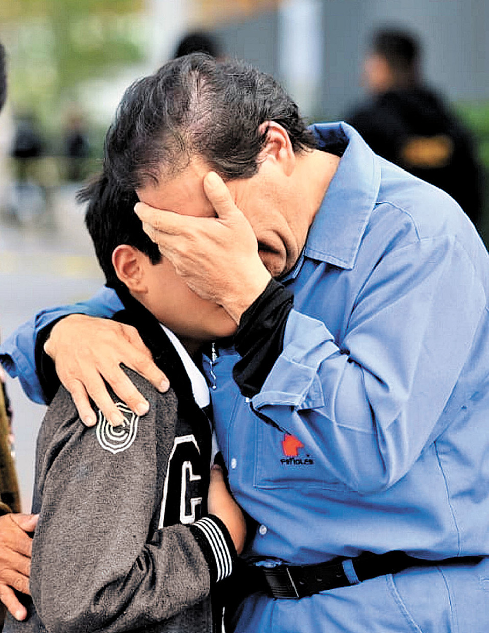 Mañana de caos en el Colegio Cervantes; el operativo ya será obligatorio en Coahuila. (Notimex)