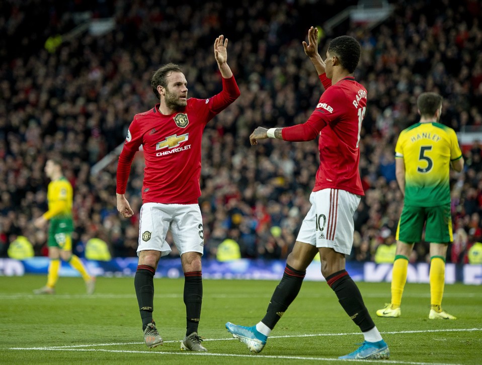 Manchester United golea a Norwich en Premier League (EFE)