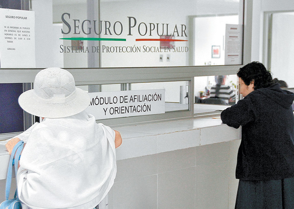 Del Seguro Popular solo quedan 235 empleados federales. (Manuel Guadarrama)