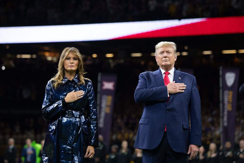 Donald Trump, presente en la final del futbol colegial entre LSU vs Clemson (AFP)