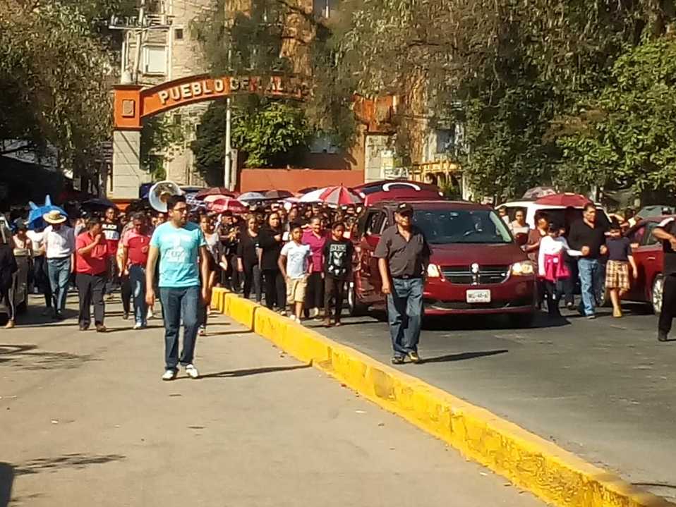Durante el cortejo fúnebre. (Especial)