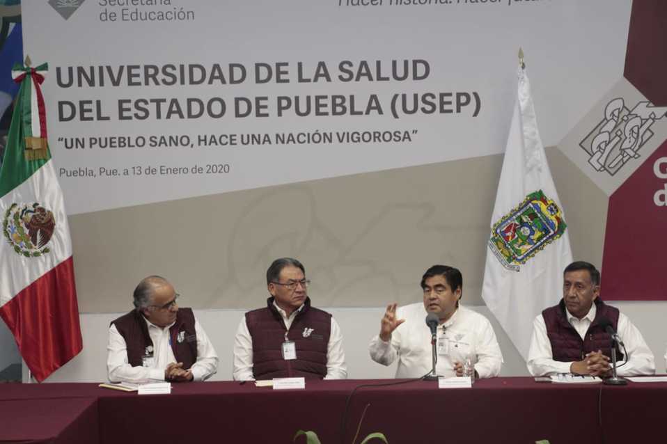 Presenta Barbosa Universidad de la Salud del Estado de Puebla. (Melanie Torres)