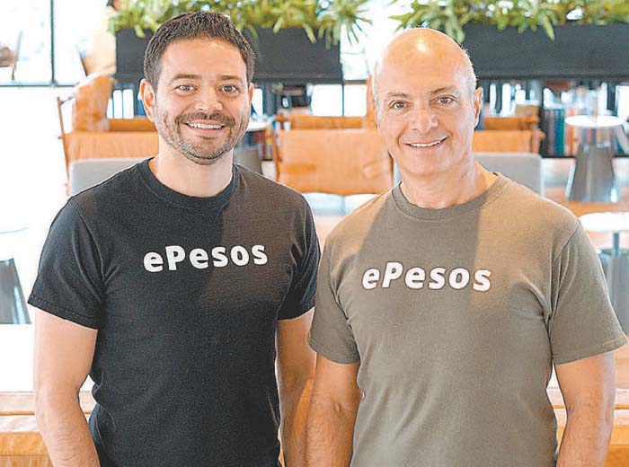 Óscar Robles, CEO de ePesos, y Ariel Olaiz, director de Finanzas. Cortesía