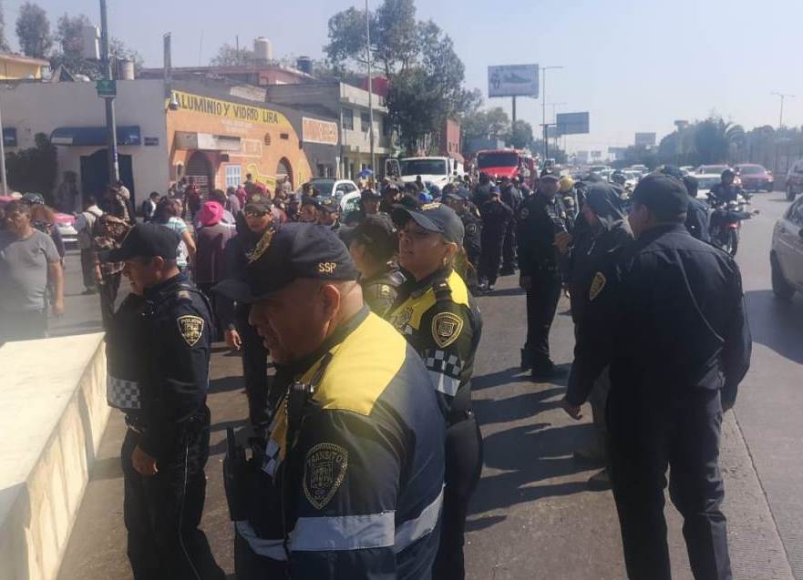 Vecinos de la GAM bloquearon por casi una hora Circuito Interior. | César Velázquez