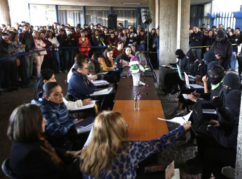 Autoridades de la UNAM se comprometieron a no criminalizar a las estudiantes en paro. | Ariana Pérez