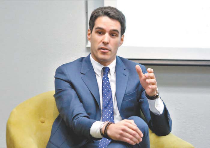 Damián Vallejo puso como ejemplo casos que se han ganado al gobierno de España. Raúl Palacios