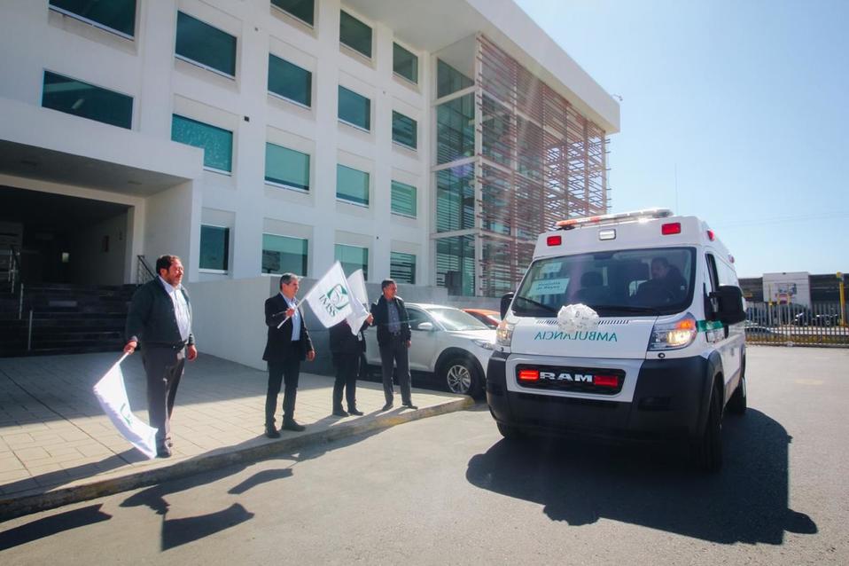 Entregan ambulancia para hospital rural de Huejutla. (Cortesía)