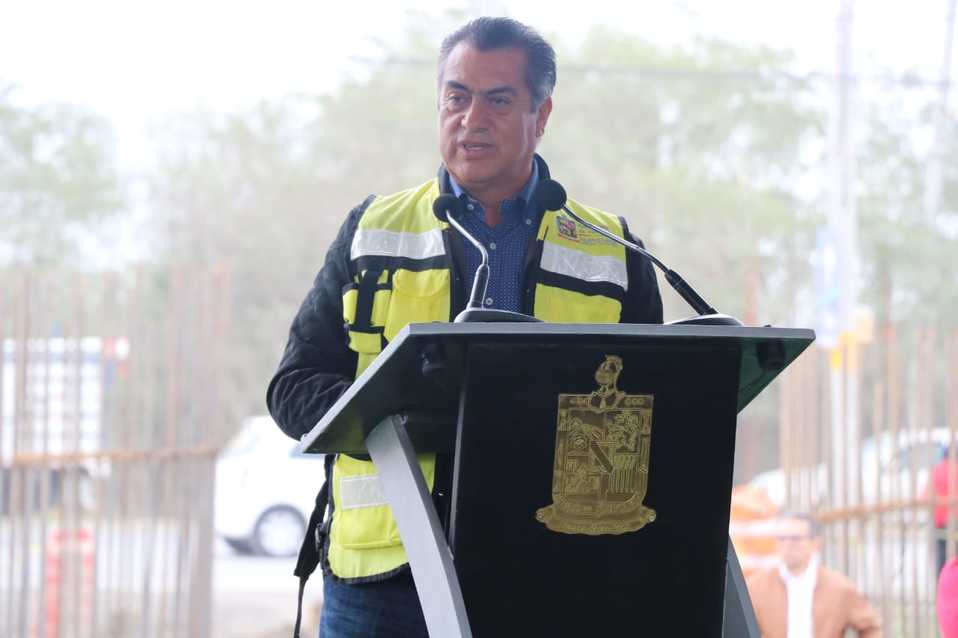 Jaime Rodríguez fue quien inauguró los trabajos que comprenden la construcción de un tramo carretero de 45 kilómetros. Foto: Orlando Maldonado