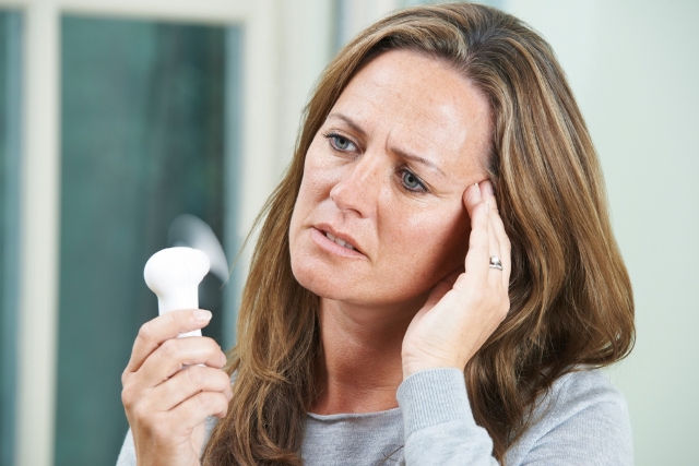 Las relaciones sexuales frecuentes retrasarían la menopausia, según un estudio. (Shutterstock)