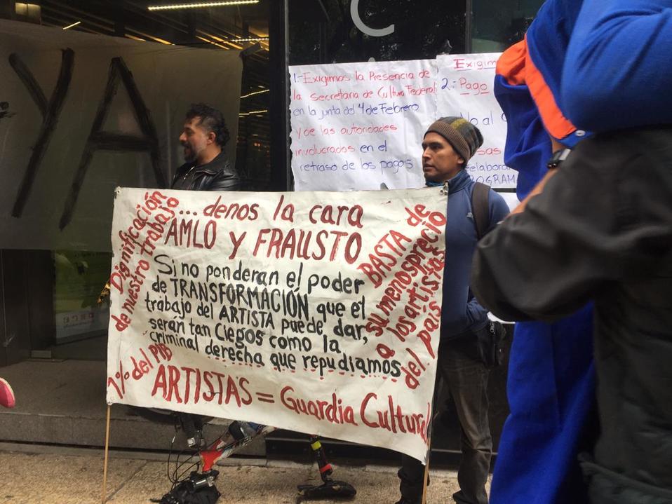 Artistas se manifestaron en la sede de la Secretaria de Cultura Federal. (Leticia Sánchez Mendel)