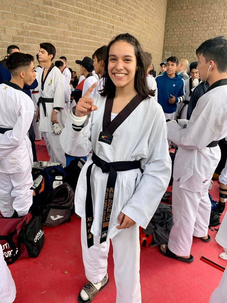 La atleta lagunera pertenece a la escuela Ji Do Kwan Gómez Palacio. (Cortesía)