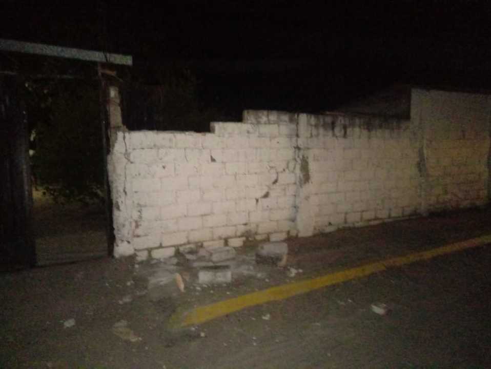 Autoridades reportaron daños en casas de adobe y caída de bardas. (Óscar Rodríguez)