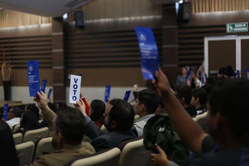 Directores de unidades académicas, estudiantes y el pleno de la rectoría acordaron enviar la exigencia de derogación a los diputados locales. (Salvado