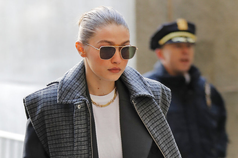 Gigi Hadid queda fuera de la lista de jurado en el caso de Harvey Weinstein (AP).