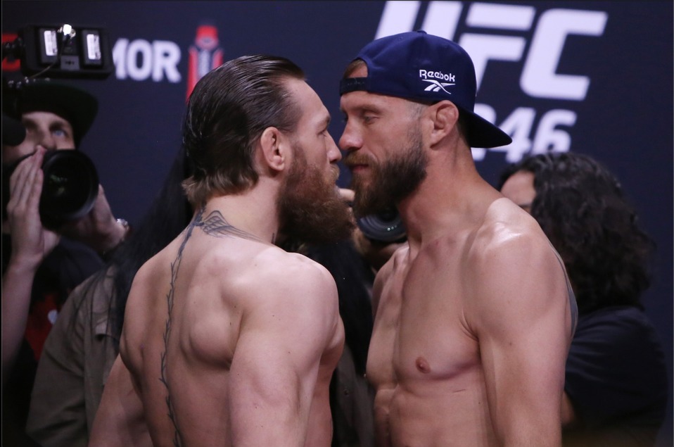 Conor McGregor y Donald Cerrone en ceremonia de pesaje (Carlos Contreras Legaspi)