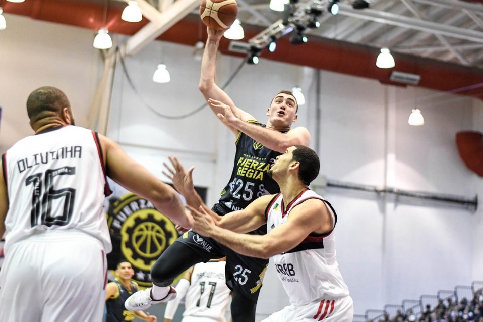 Flamengo derrota a Fuerza Regia en BCL Americas (Fuerza Regia)