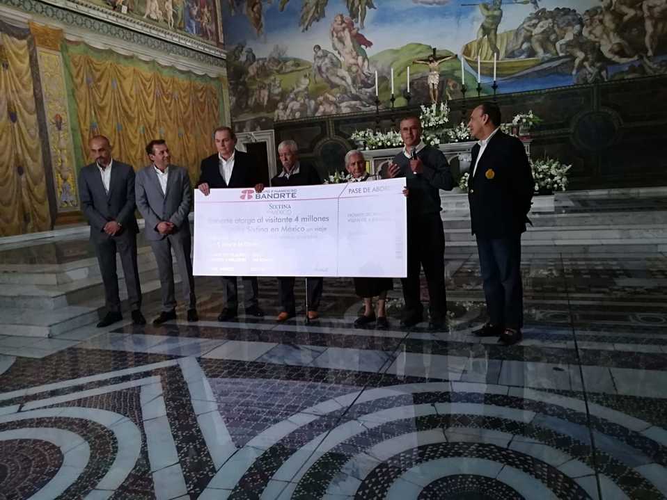 Matrimonio de la tercera edad gana viaje al Vaticano. (Angélica Tenahua)