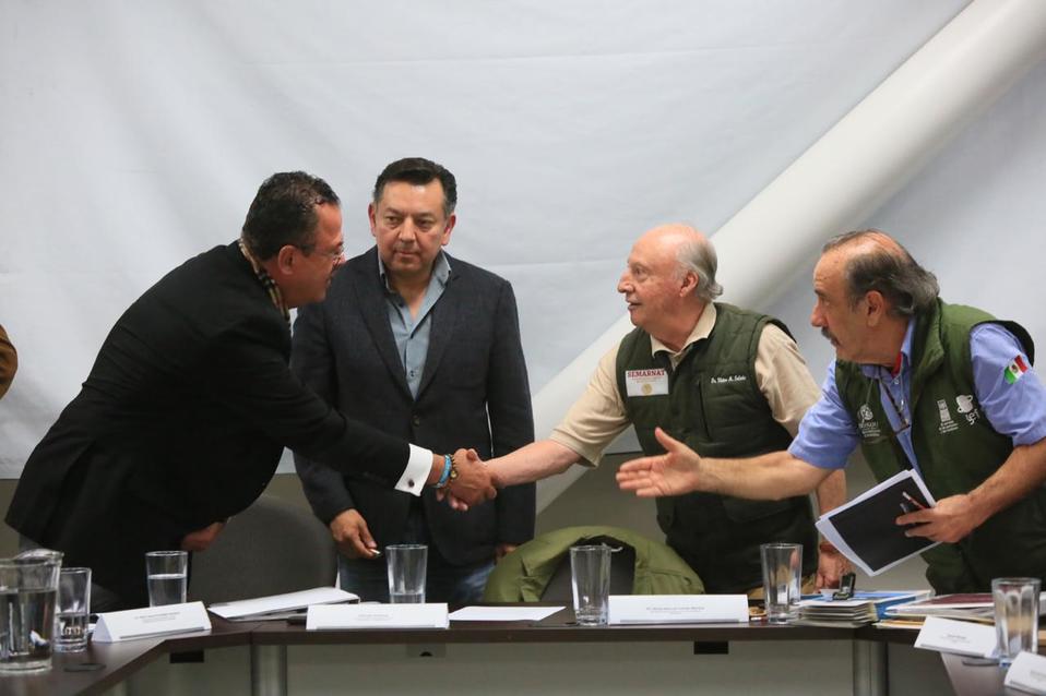 El secretario de Medio Ambiente y Recursos Naturales, Víctor Manuel Toledo Manzur en una reunión en Mexicali. (Especial)
