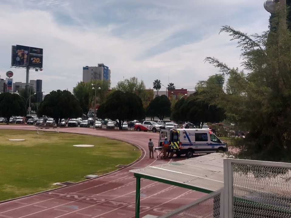 Trasladan a León a secretario de Seguridad de Dolores Hidalgo, herido en ataque armado la madrugada del sábado.