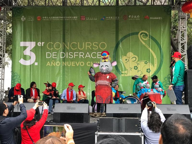 La celebración atrajo a decenas de personas que disfrutaron del evento. (Cinthya Stettin)