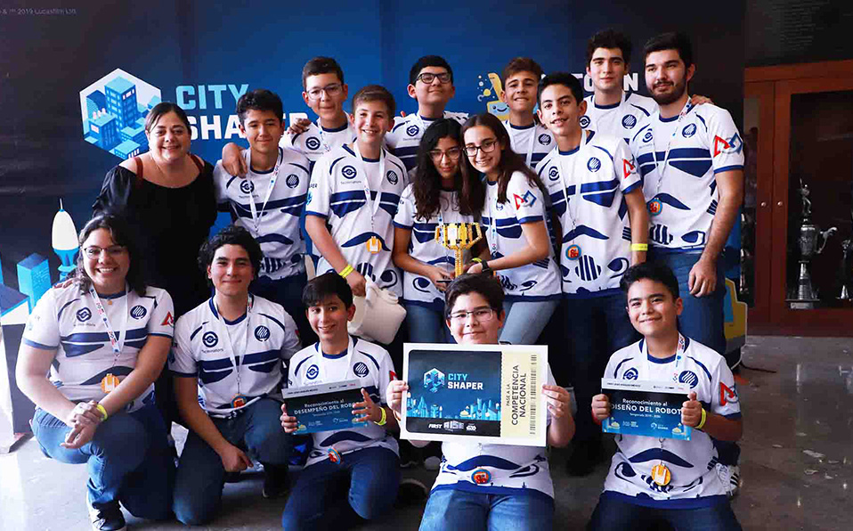 El equipo Tecminators de la secundaria del Tec de Monterrey Campus Laguna. (Cortesía)