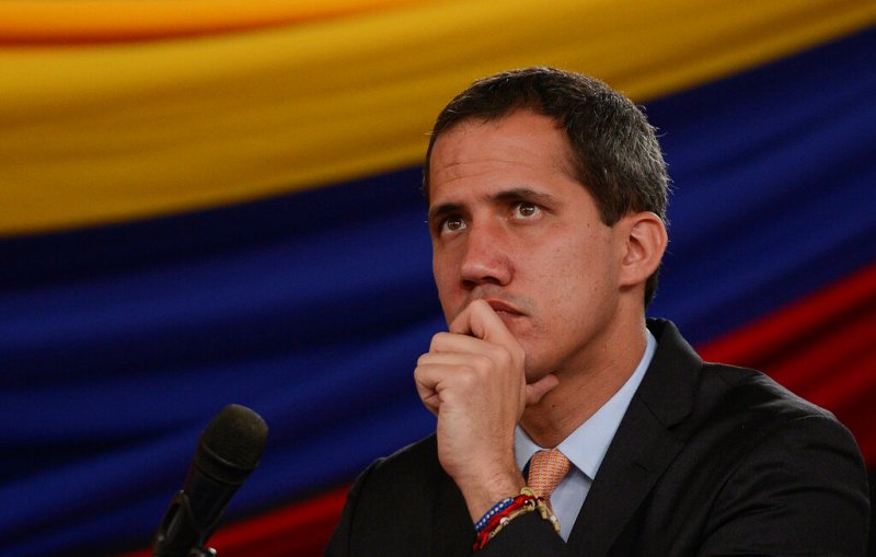 Juan Guaidó tenía prohibido abandonar Venezuela. (AP)