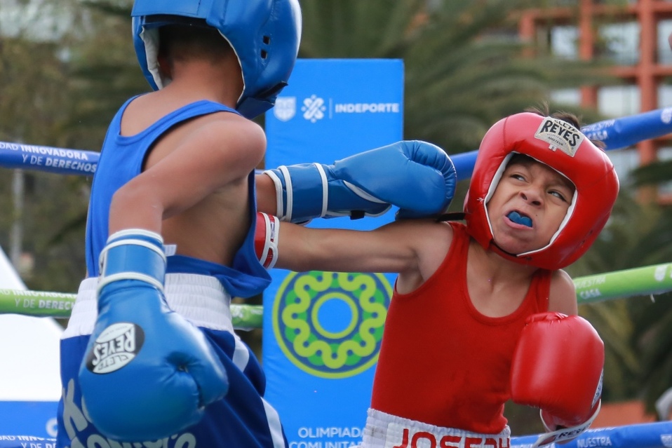 Finales de box en la Olimpiada Comunitaria (Santiago Chaparro)