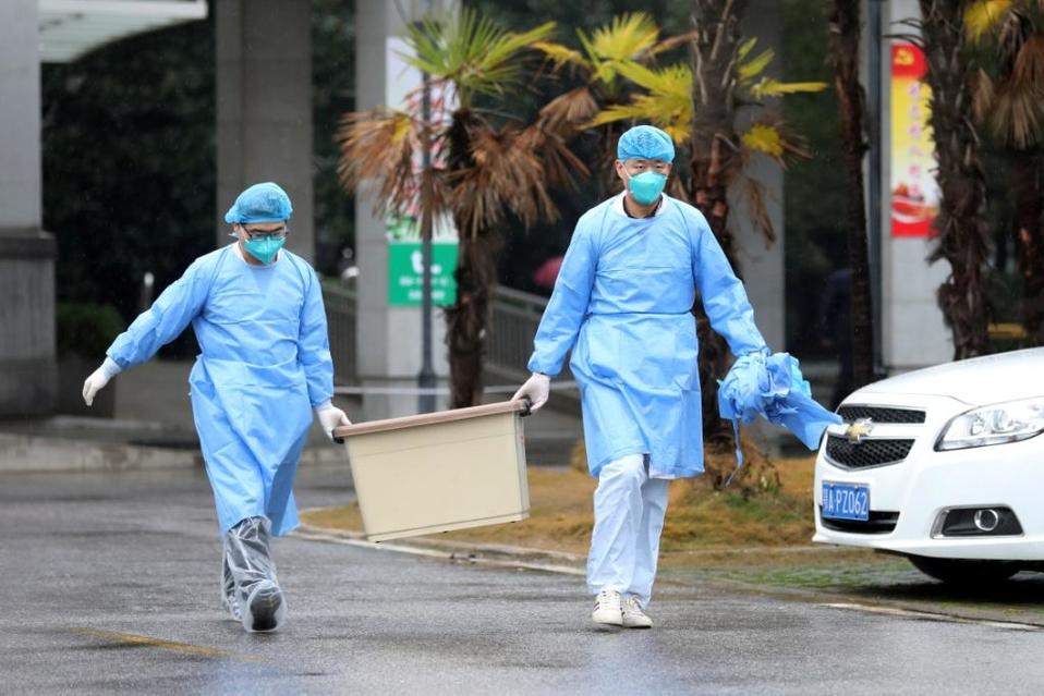 El gobierno chino alerto que este nuevo virus puede transmitirse de humanos a humanos (Reuters)