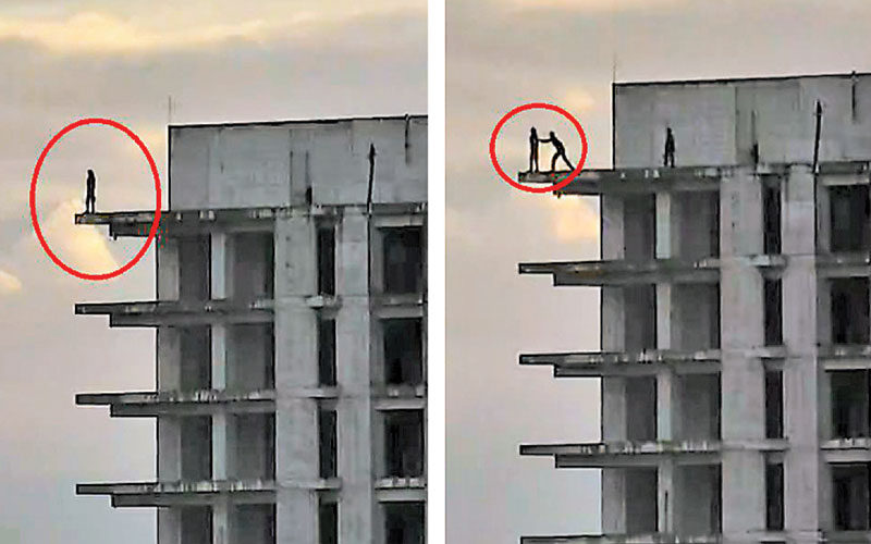 Policías auxiliaron a joven que subió al edificio. (Especial)