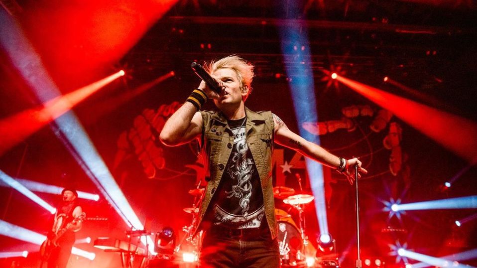 Sum 41 cancela conciertos en París por presunto ataque terrorista (Instagram).